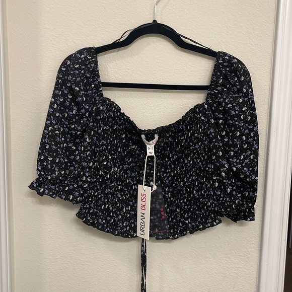 PLUS SIZE URBAN BLISS FLORAL TOP - Picture 4 of 7